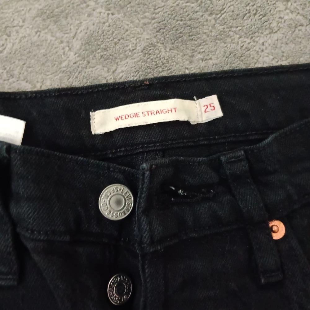 Levi's Black Wedgie Straight Leg Jeans - Picture 2 of 3